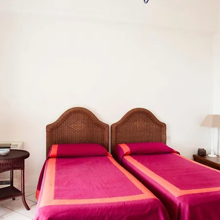 Sleeps 13 Pool Air Con Wifi Villa *