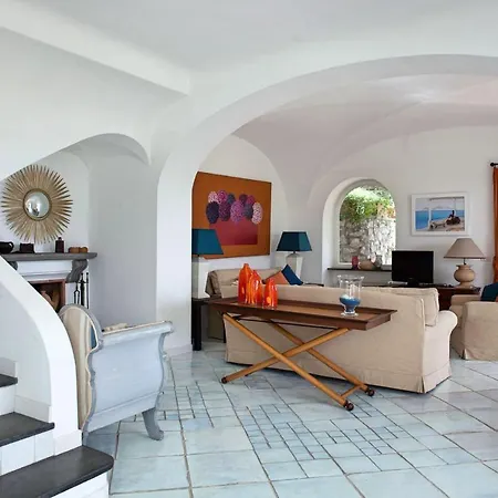 Sleeps 13 Pool Air Con Wifi Capri